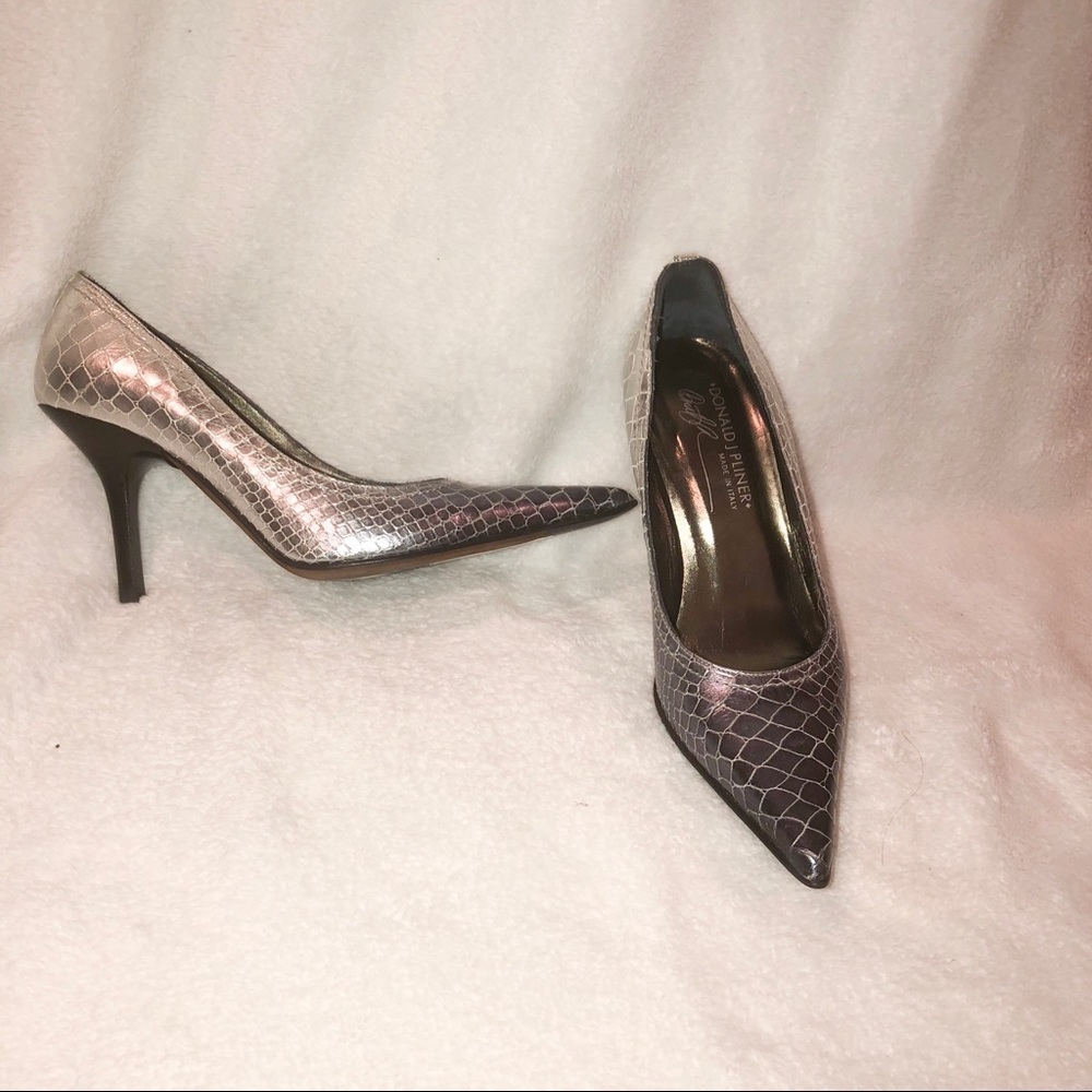Donald J Pliner Snake Skin Heels